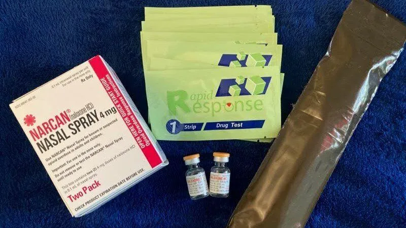 A medical kit containing narcan and other similar products.