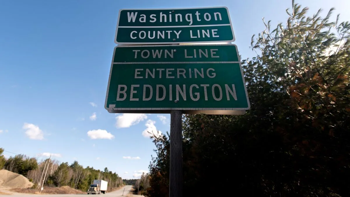 sign denoting the Washington County line and the town of beddington line.
