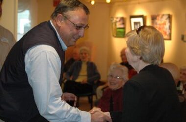 Gov. Paul LePage meeting residents of the Highlands