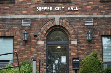exterior entrance to Brewer city hall