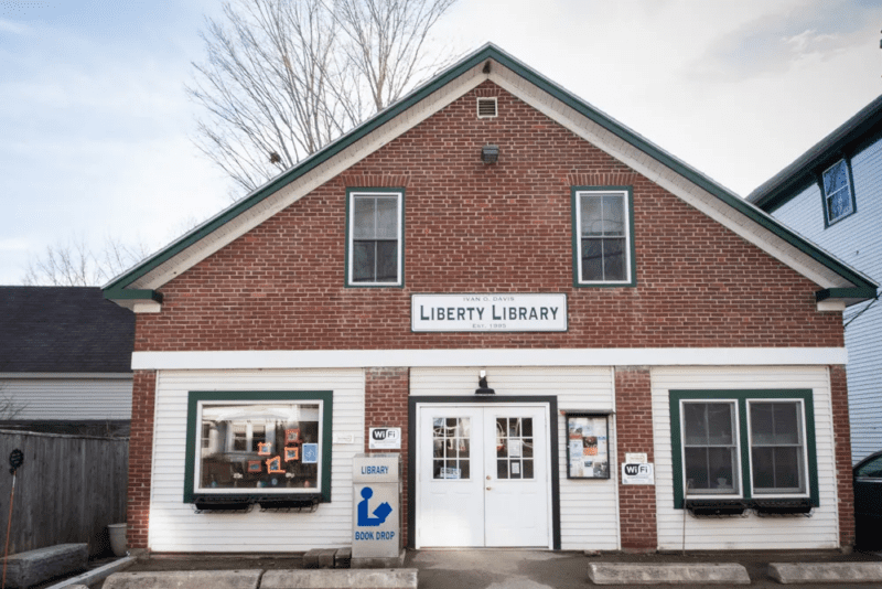 Exterior of the town of Liberty library.