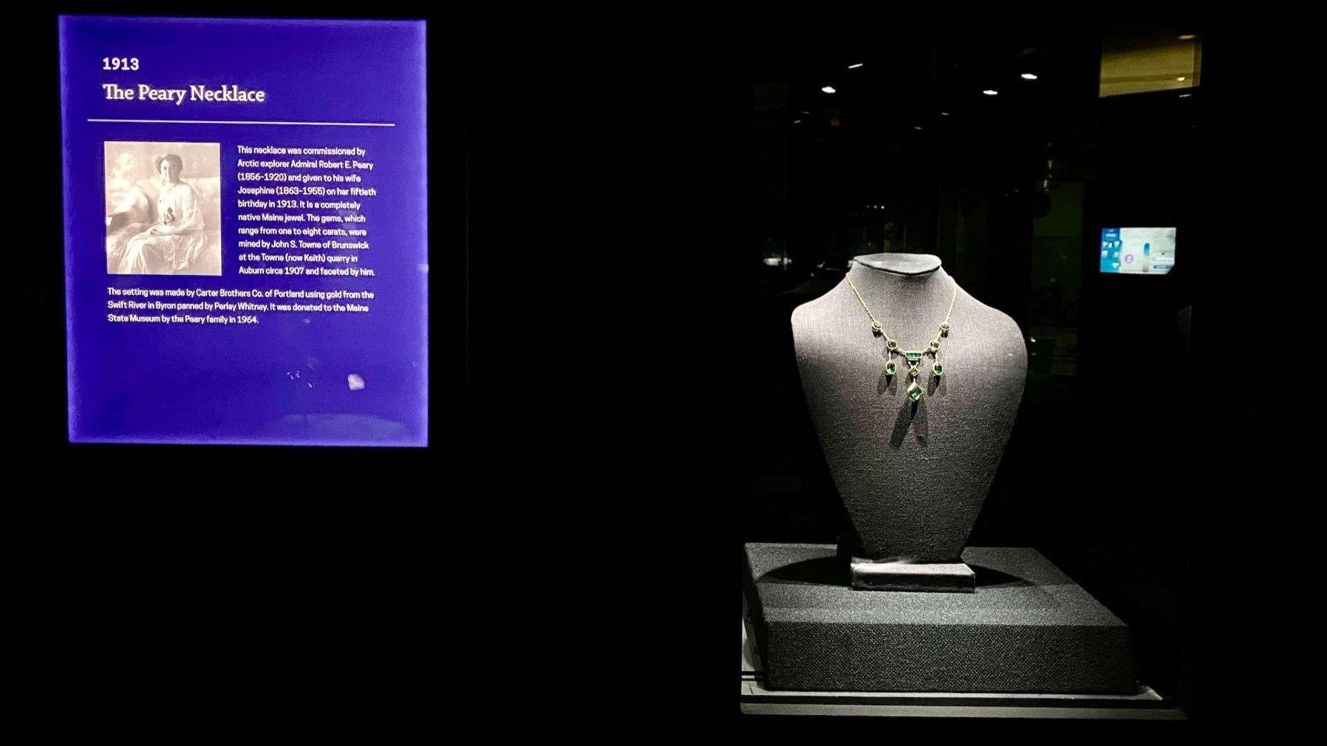 The Peary necklace on display.