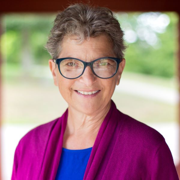 headshot of Laurie Osher.