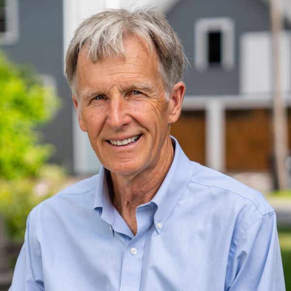 headshot of Ronald Russell.