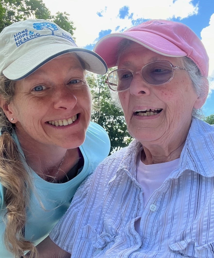 Kristy and Kathleen pose for a selfie. 