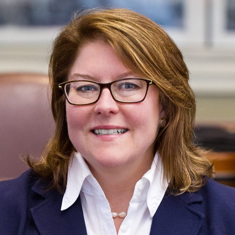 headshot of Teresa Pierce.