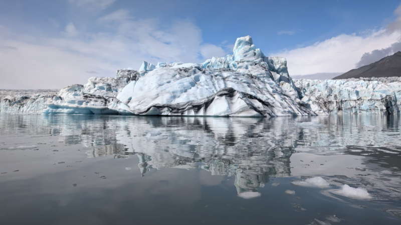 The Breiðamerkurjökull glacier.