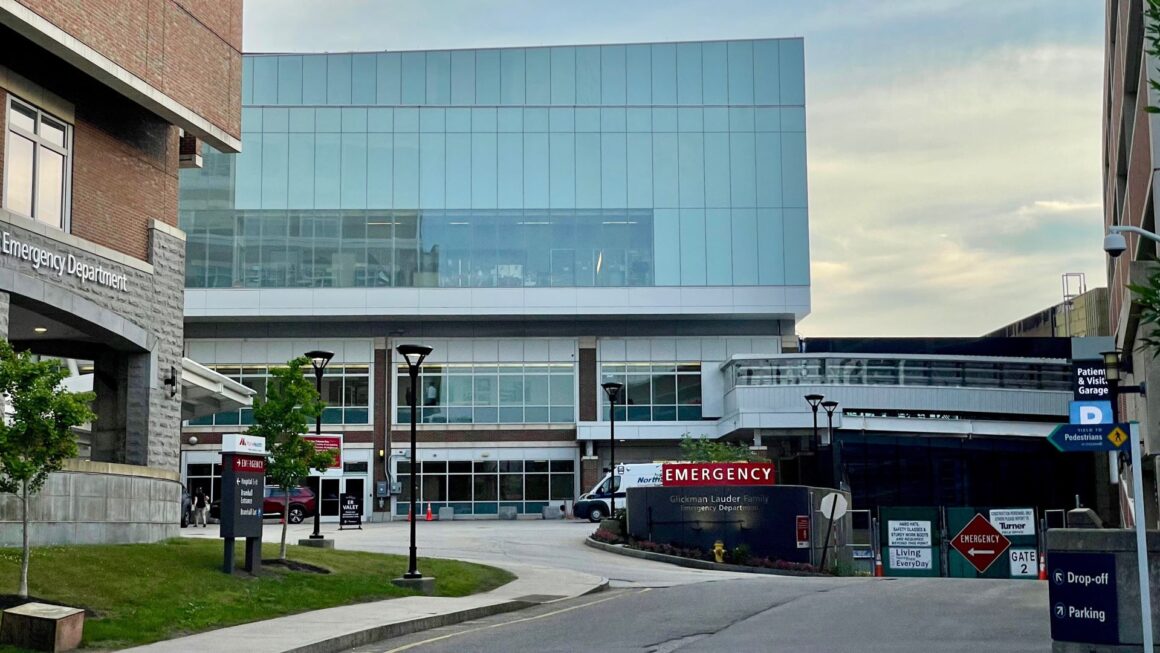 exterior of maine medical emergency department.