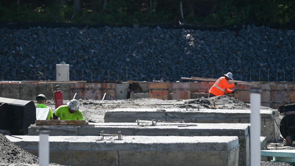 construction workers in windham.