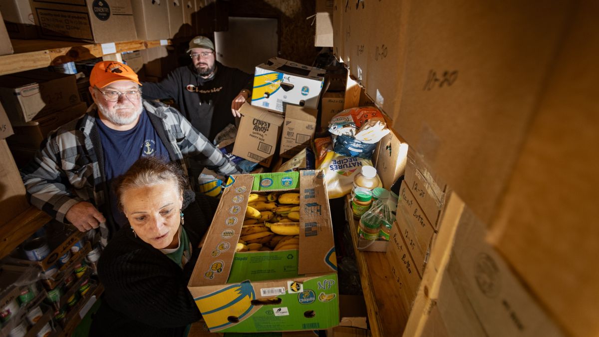food pantry volunteers at work.