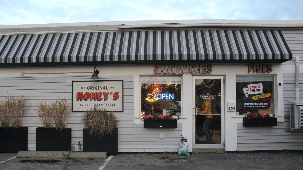 exterior of Honey’s Fried Chicken Palace.