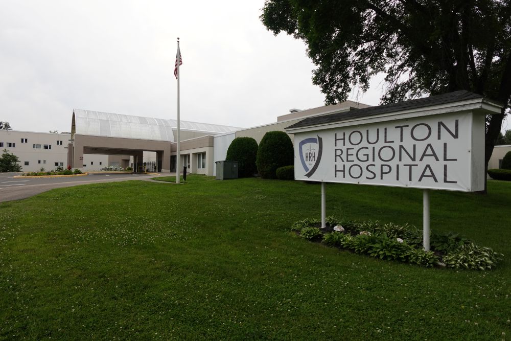 entrance sign at the houlton regional hospital