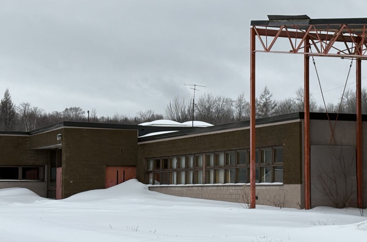 exterior of Gateway Elementary School 