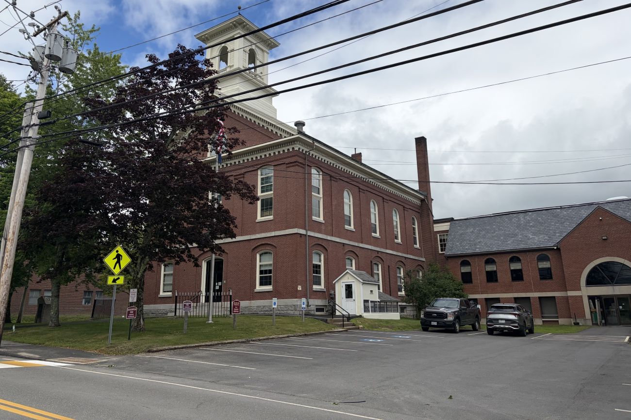 exterior of the washington county courthouse.