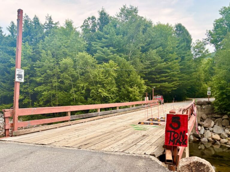 A sign noting a 5 ton maximum limit is posted at the beginning of the Iron Bridge.