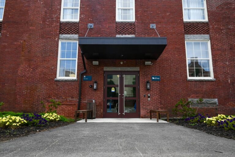 entrance to hotel ursa
